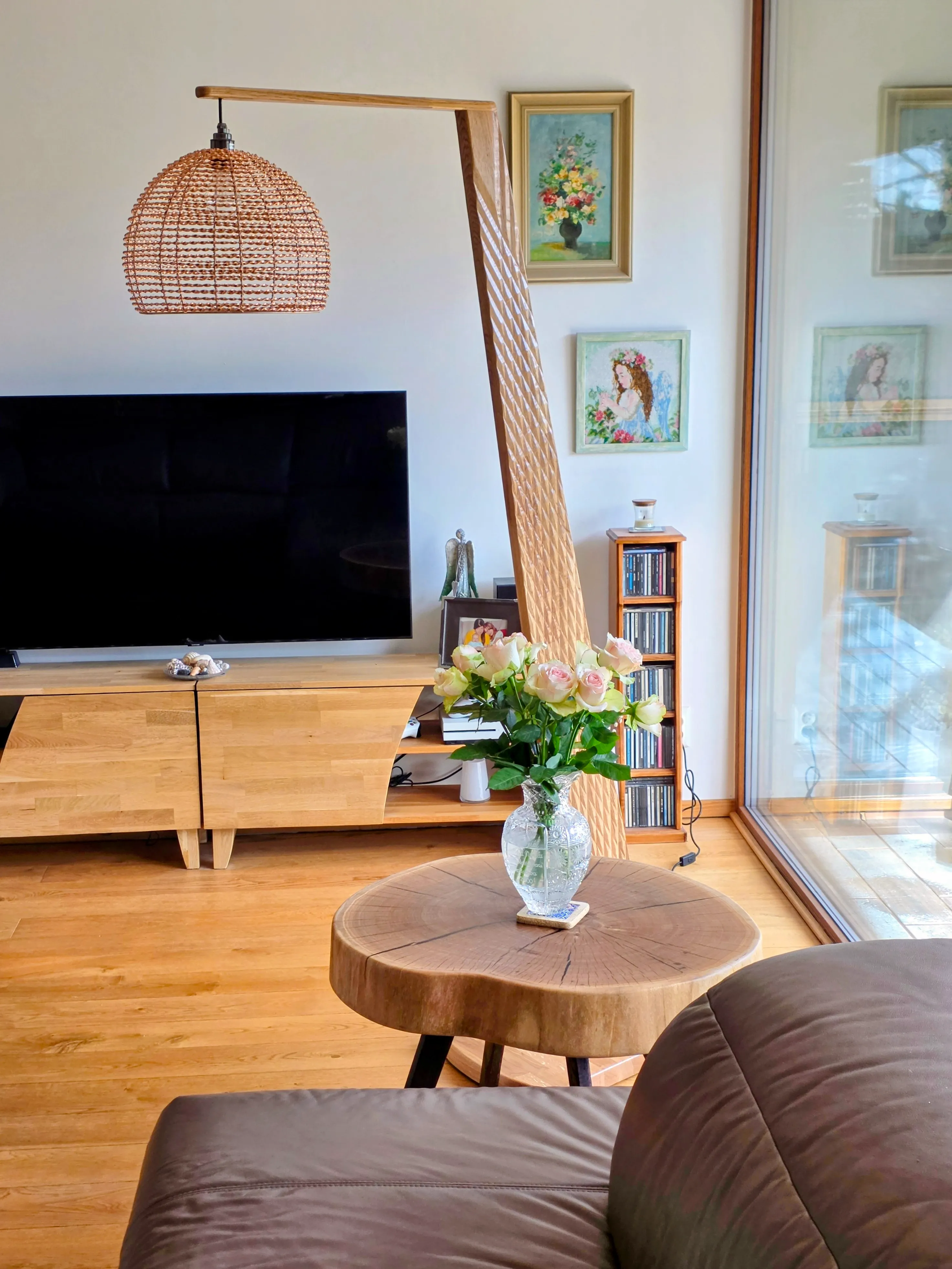 Podlahová smart lampa – foto 2