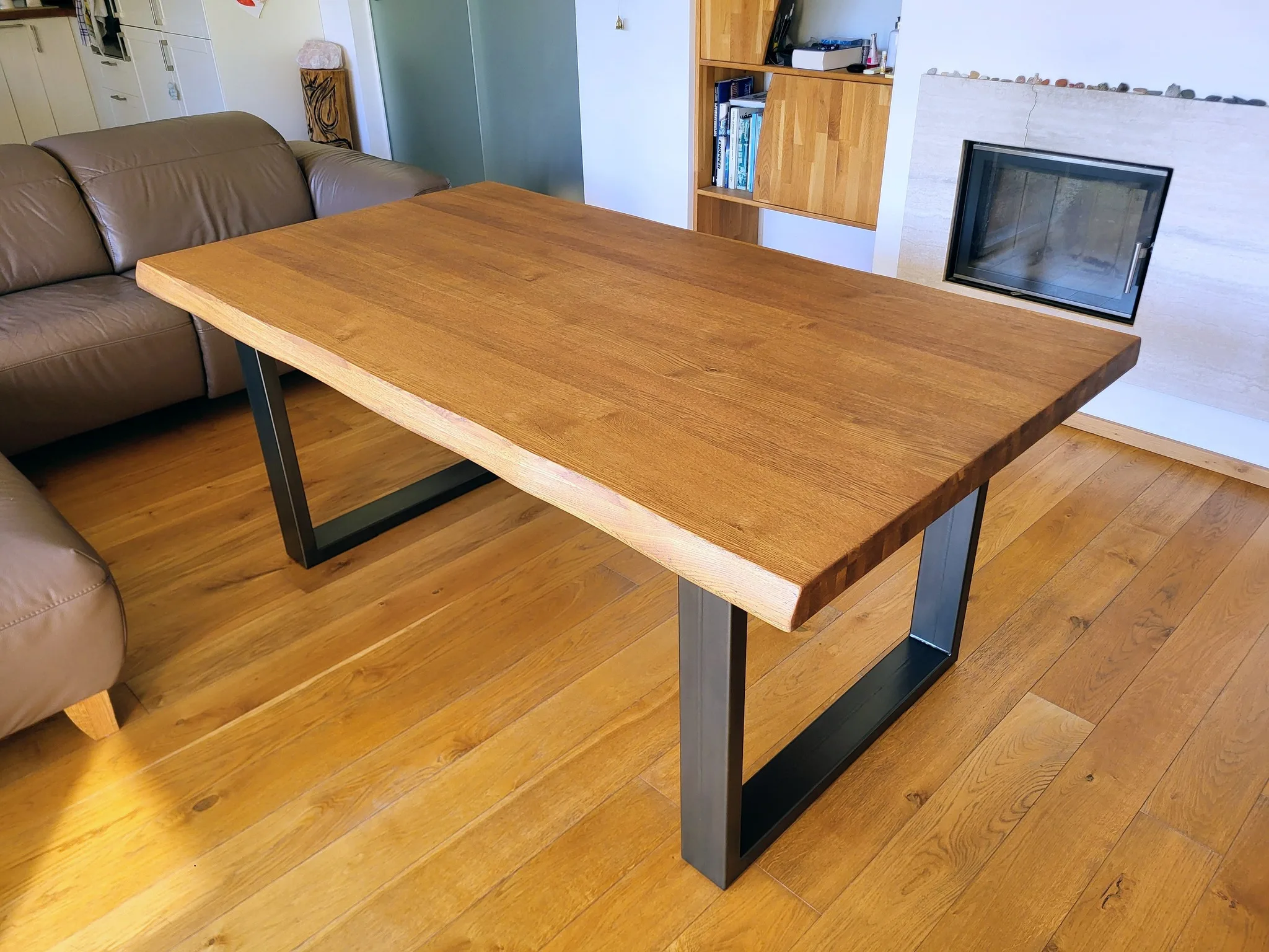 Masívny dubový stôl – kompletná renovácia – foto 3