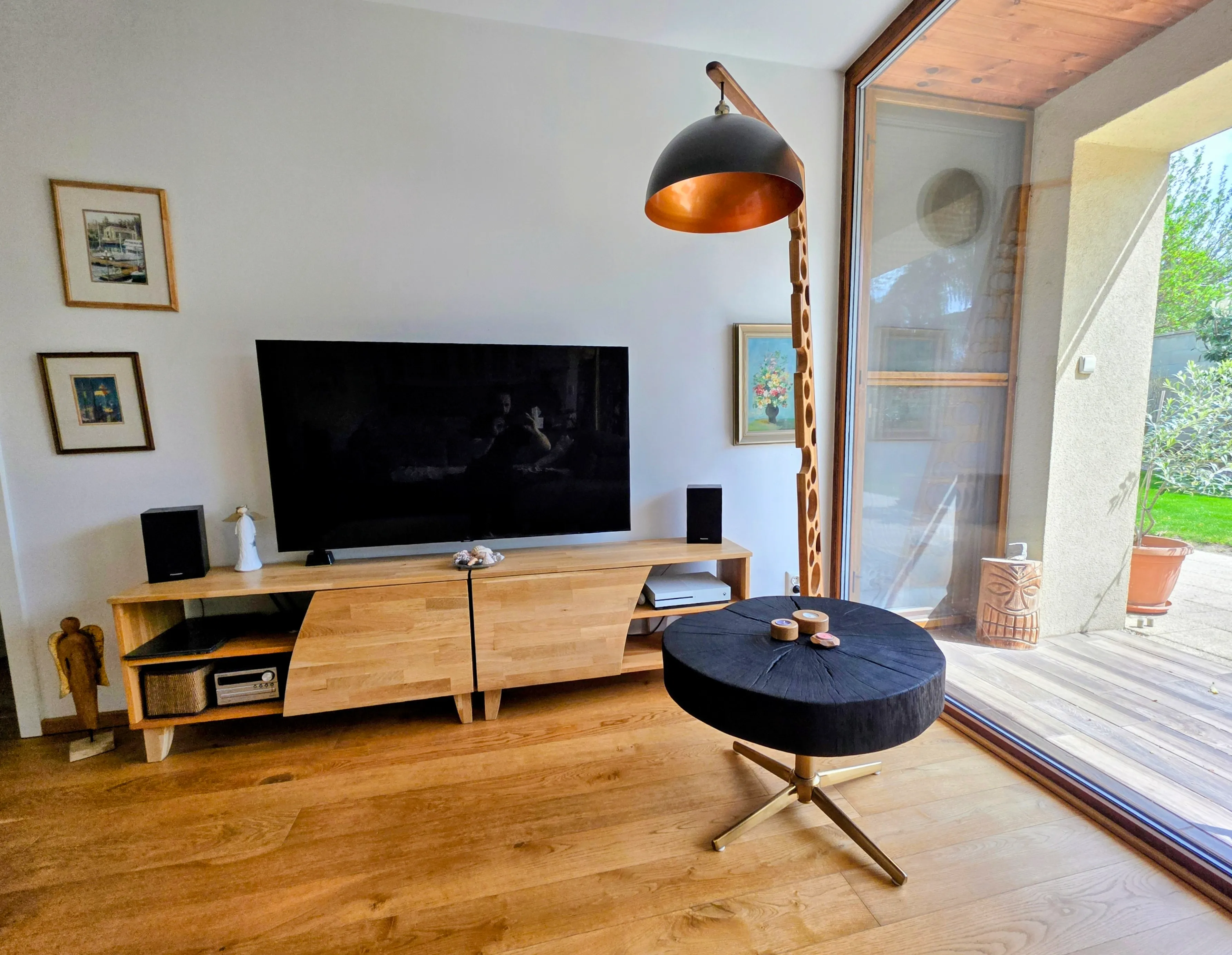 Podlahová dizajnová smart lampa – foto 3